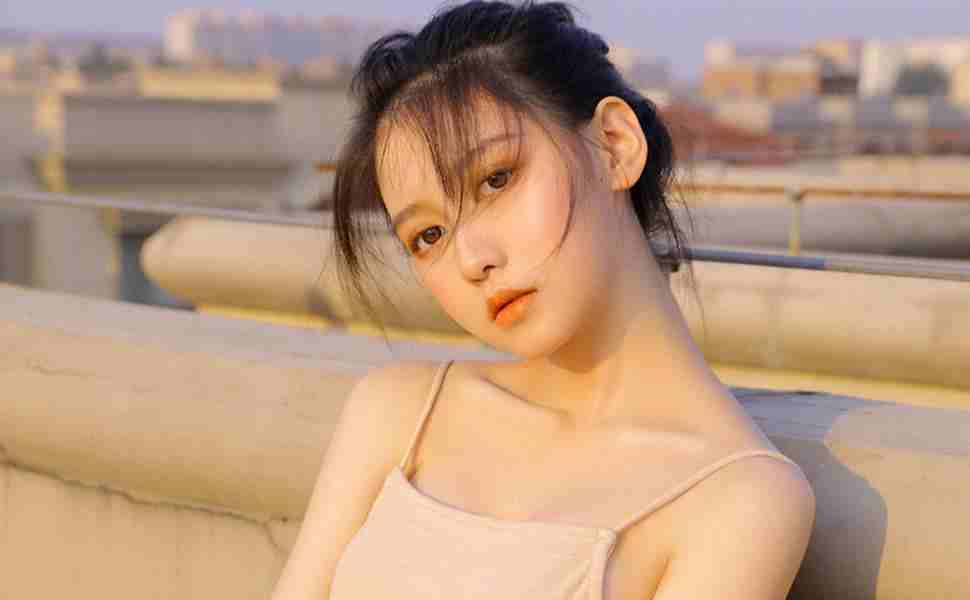 业余摘花青少年与花朵的美丽邂逅精彩生活记录